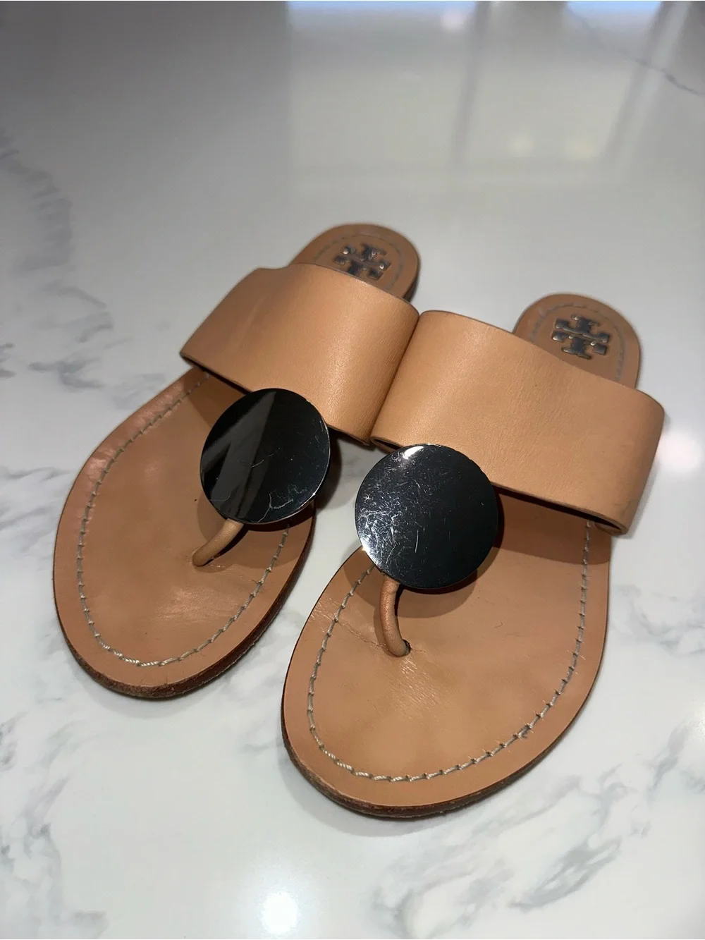 TORY BURCH SIZE 8~SILVER DISK PATOS SANDALS~NATURAL VACHETTA NUDE LEATHER~FLATS